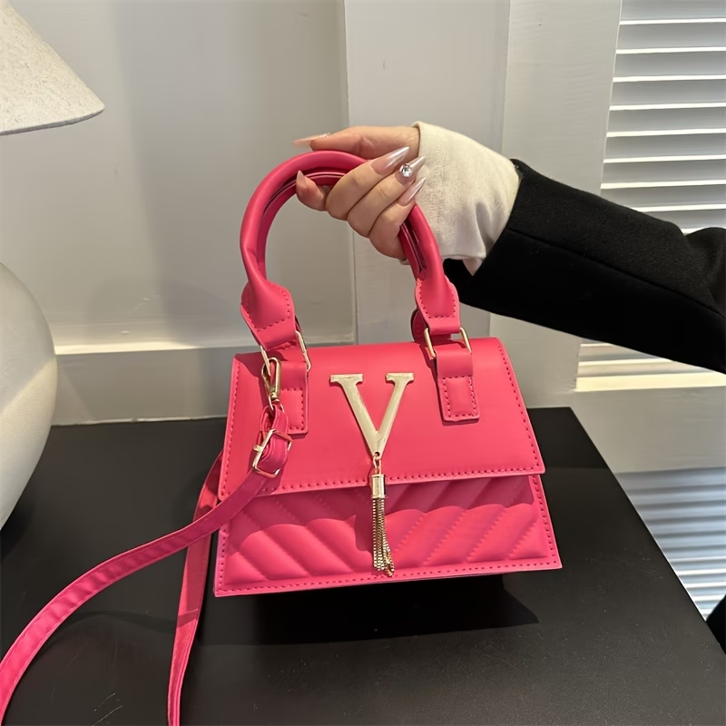 Trendy Chain Bags for Women, New Spring And Summer  Collection, Featuring a Sophisticated Embossed Design, Suitable for Shoulder, Hand, And Crossbody Wear, with Stylish Tassel Pendants