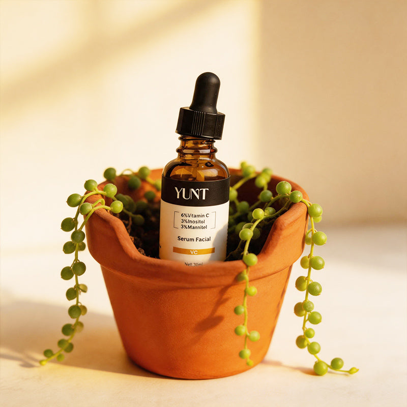 YUNT Vitamin C Facial Serum - Enriched with Retinol & Hyaluronic Acid for Deeply Hydrate & Lock in Moisture - High-end Skin Care, Suitable for All Skin Types