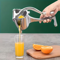 Manual Juicer with a Non-Slip Base, Lemon Juicer, Versatile Manual Juicer, Aluminum Alloy Fruit Juicer, Juicing Clamp