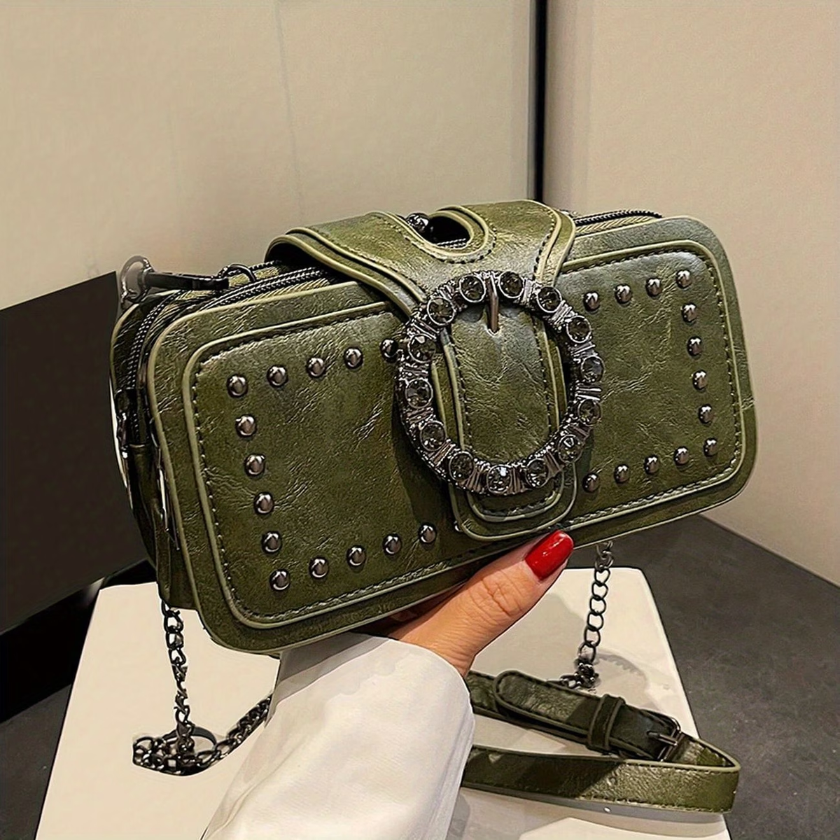 Women's Fashion Vintage Clutch Bag with Studs, Motorcycle Chain Crossbody Bag, Black Phone Pouch, Multi-Layer Flap Small Square Bag