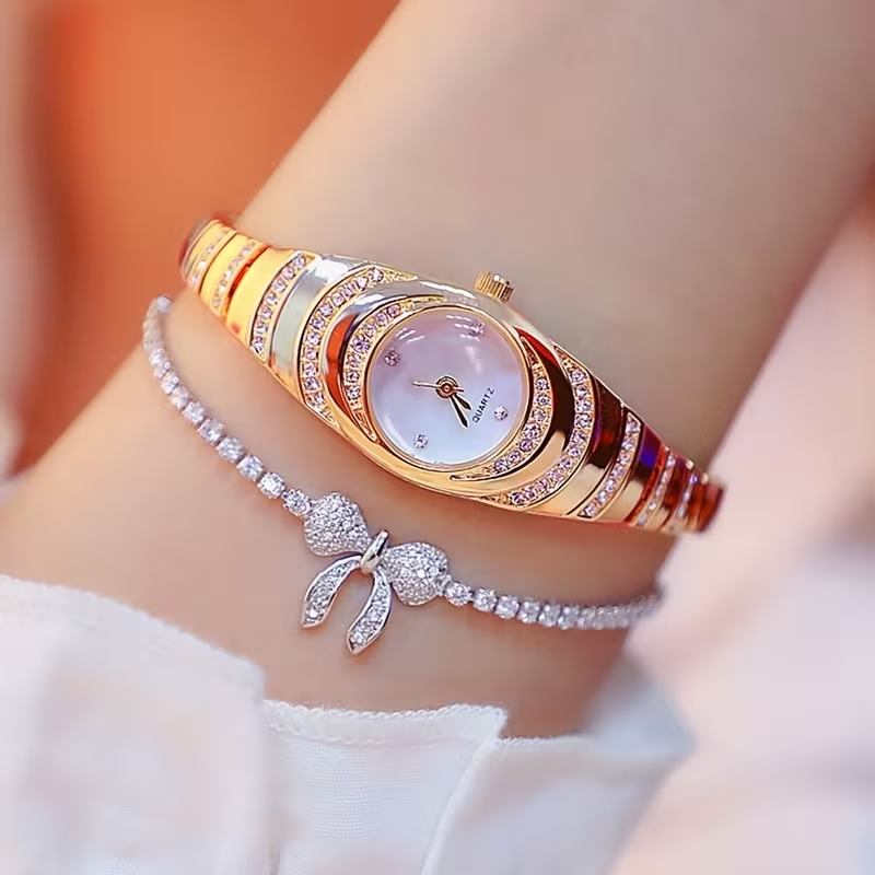 This New Women'S Watch Features a Minimalist Design with a Round Dial Adorned with Water Rhinestone, Making It a Perfect Choice for Everyday Wear And an Ideal Birthday Gift