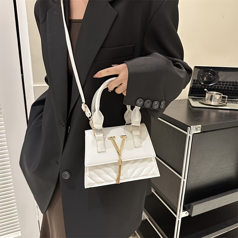 Trendy Chain Bags for Women, New Spring And Summer  Collection, Featuring a Sophisticated Embossed Design, Suitable for Shoulder, Hand, And Crossbody Wear, with Stylish Tassel Pendants