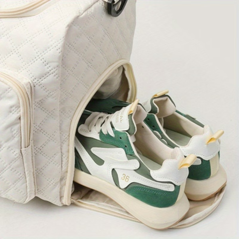 This Is a Spacious And Luxurious Luggage Bag Designed for Outdoor Use, Featuring Multifunctional Shoulder And Crossbody Options, Dry And Wet Separation Pockets, And Double-Sided Compartments, Making It Ideal for Travel And Fitness Activities
