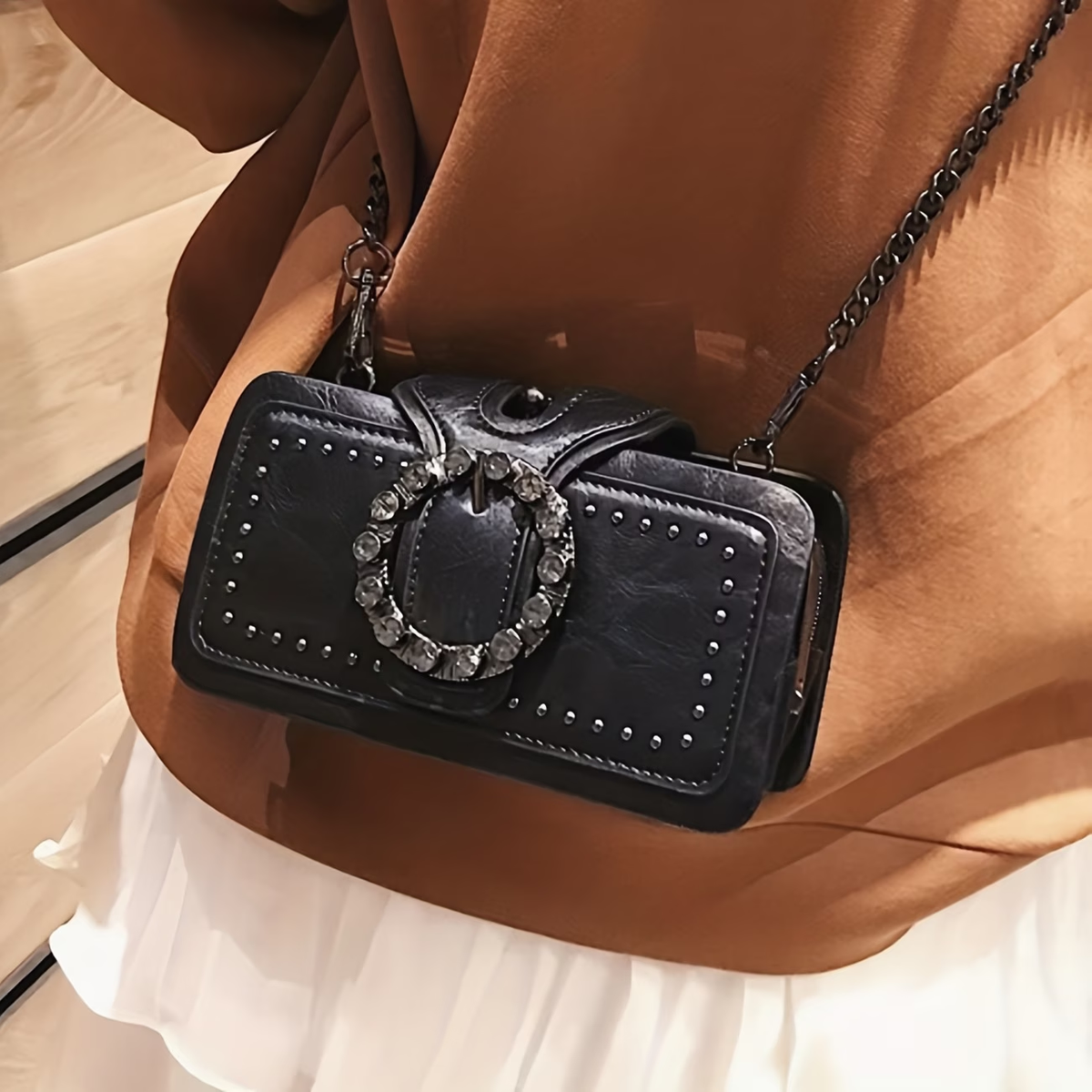 Women's Fashion Vintage Clutch Bag with Studs, Motorcycle Chain Crossbody Bag, Black Phone Pouch, Multi-Layer Flap Small Square Bag