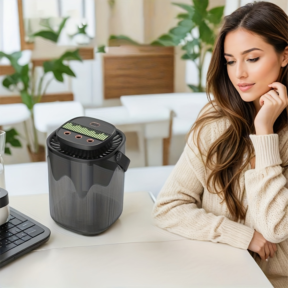 Large-capacity intelligent 3D circulating humidifier, one full fill provides 12 hours of humidification, three sprays for large mist output, USB powered, can also be used as a night light.