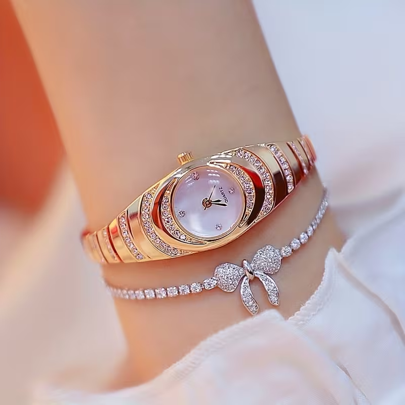 This New Women'S Watch Features a Minimalist Design with a Round Dial Adorned with Water Rhinestone, Making It a Perfect Choice for Everyday Wear And an Ideal Birthday Gift