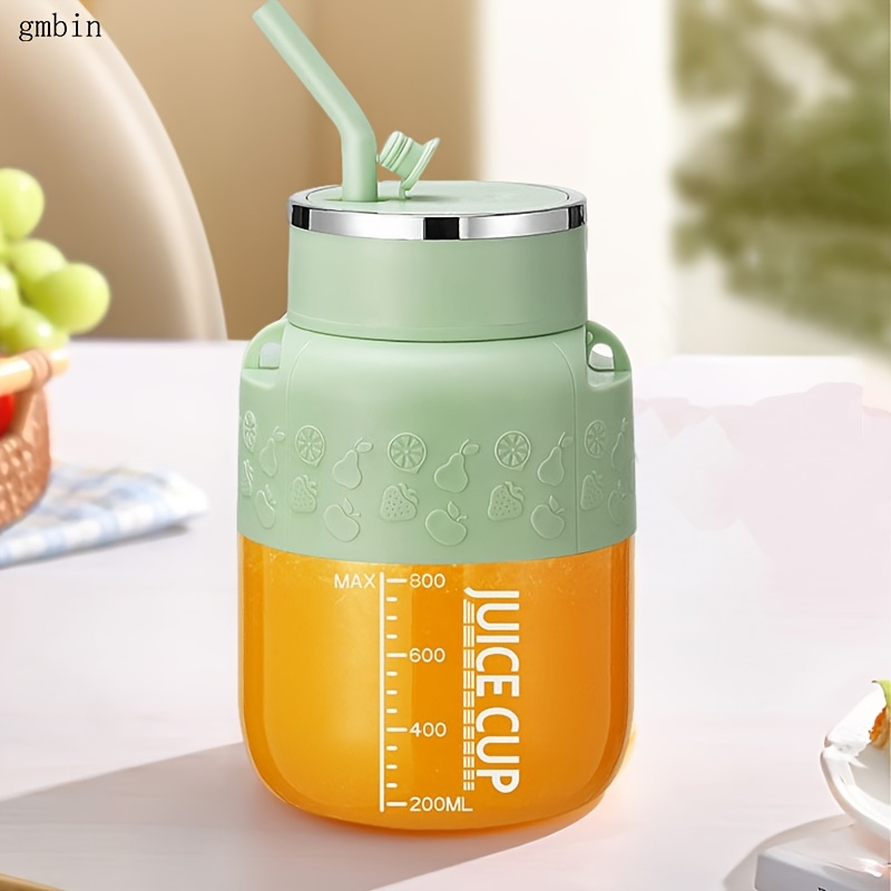 Portable straw jug, large capacity juice cup, multi-functional household juicer cup.