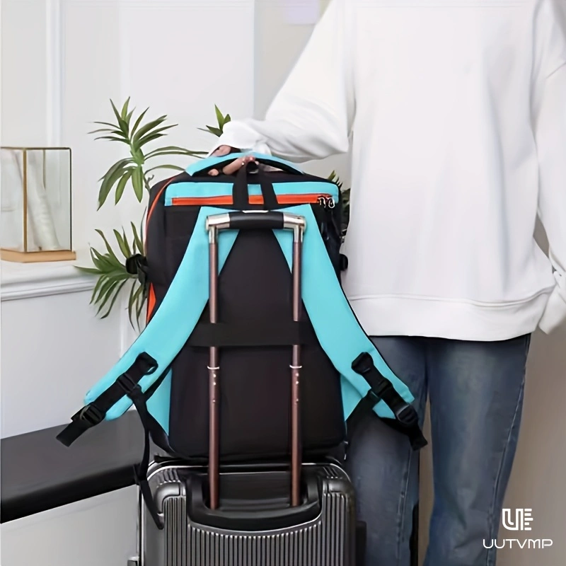 Sports and fitness gear: backpacks for soccer, badminton, and basketball; outdoor training backpacks featuring compartments for shoes and helmets; and expandable, high-capacity backpacks for tennis and badminton.