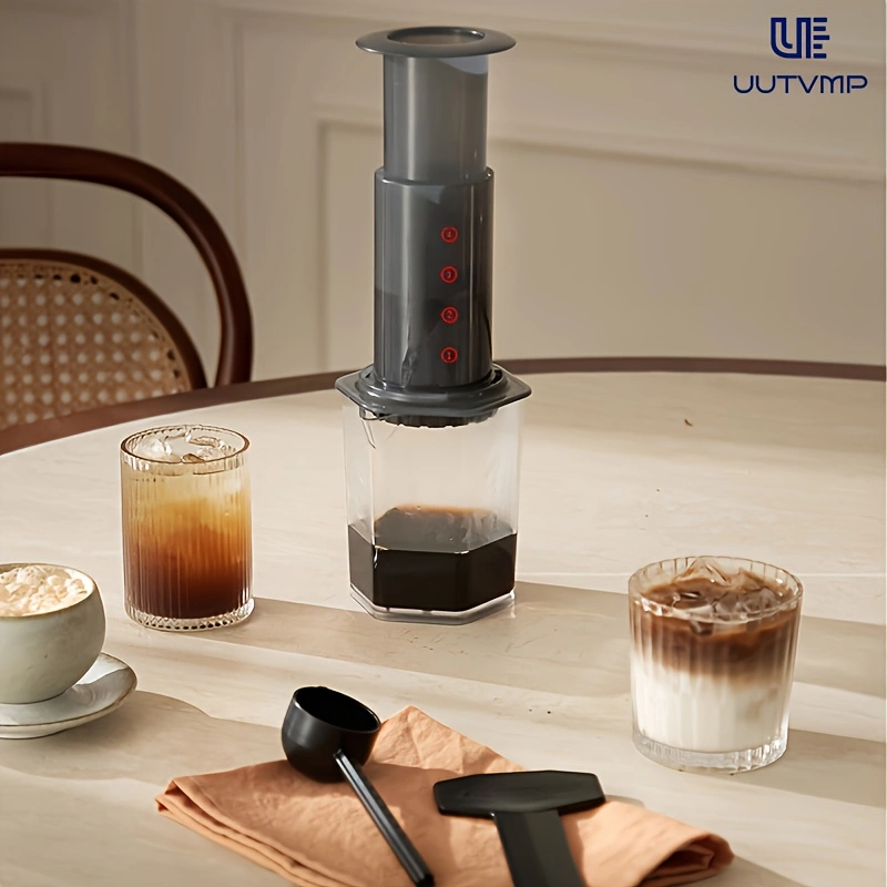 A set of portable hand brewing coffee machine，Includes filter paper and stirring rod