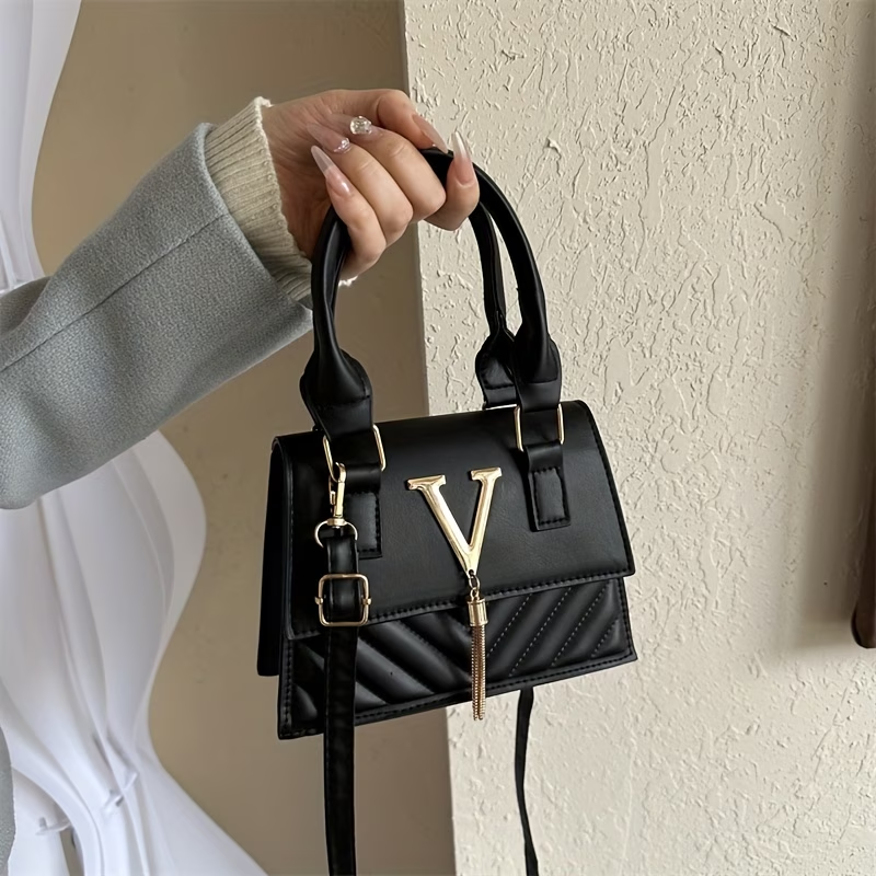 Trendy Chain Bags for Women, New Spring And Summer  Collection, Featuring a Sophisticated Embossed Design, Suitable for Shoulder, Hand, And Crossbody Wear, with Stylish Tassel Pendants