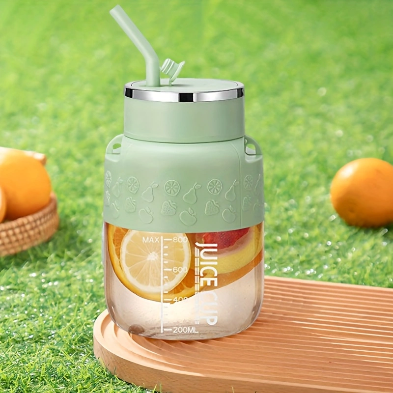 Portable straw jug, large capacity juice cup, multi-functional household juicer cup.