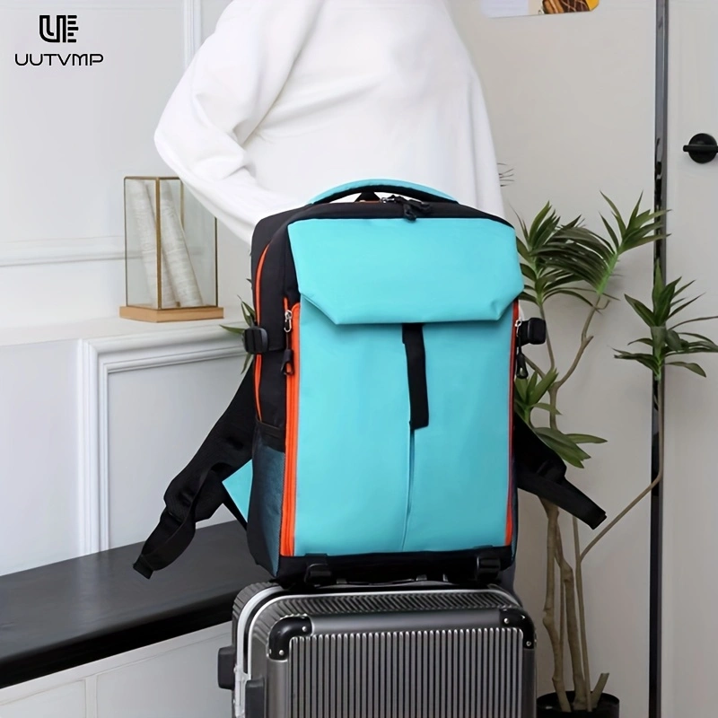 Sports and fitness gear: backpacks for soccer, badminton, and basketball; outdoor training backpacks featuring compartments for shoes and helmets; and expandable, high-capacity backpacks for tennis and badminton.