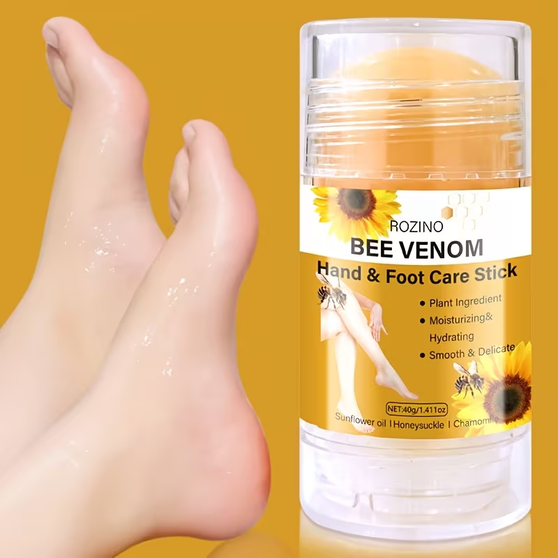 5pcs Bee Venom Care Combination, used for various purposes such as lip, face, neck, hands, feet, and body care. It is moisturizing, comprehensive, lightweight, non greasy, quickly absorbed, gentle and non irritating, portable and easy to use, Hand