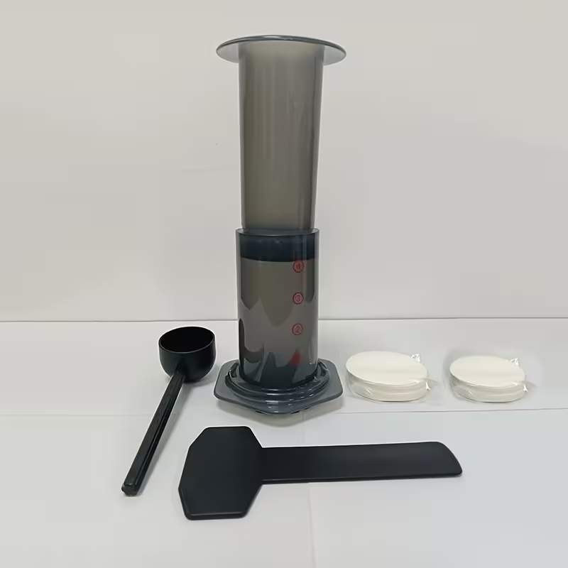 A set of portable hand brewing coffee machine，Includes filter paper and stirring rod