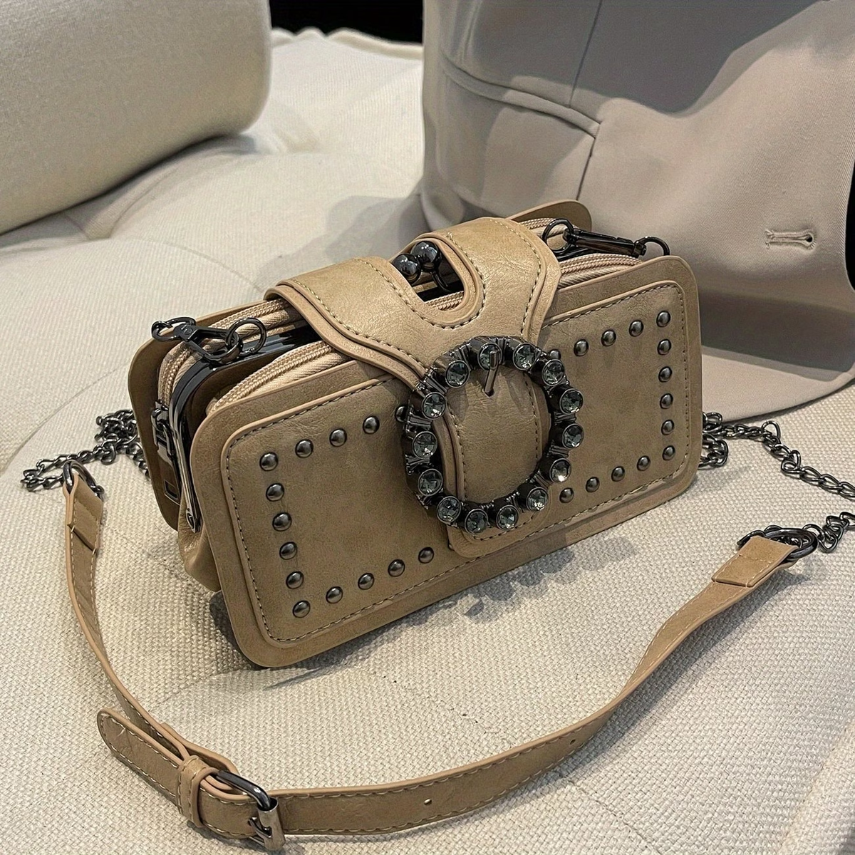 Women's Fashion Vintage Clutch Bag with Studs, Motorcycle Chain Crossbody Bag, Black Phone Pouch, Multi-Layer Flap Small Square Bag