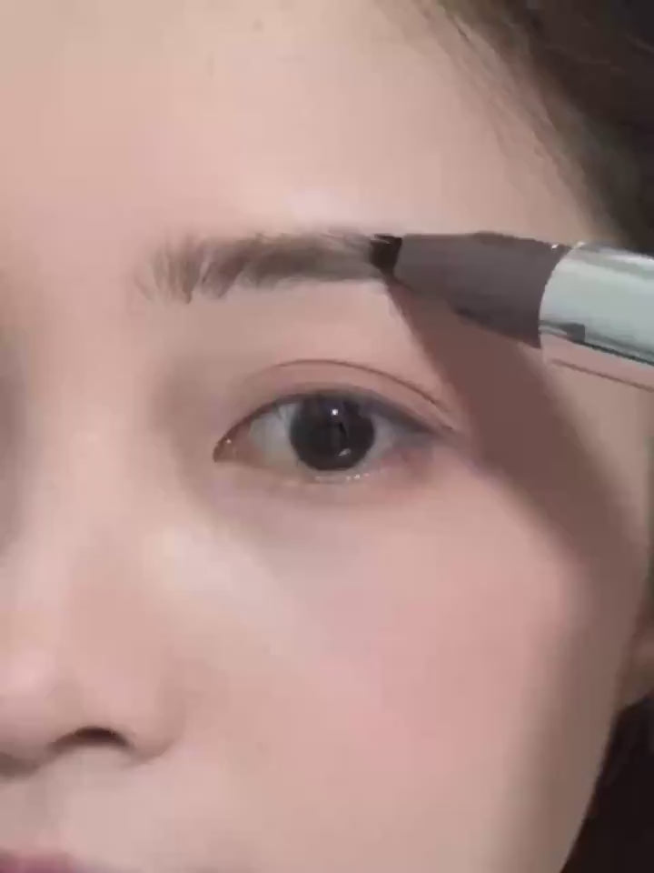 Dual-Effect Quick-Result Waterproof Eyebrow Pencil: Multi-branch Brush Head Design for Defining Each Eyebrow Hair with a Single Stroke + Precise Hairline Filling. Waterproof, Long-lasting Color That Resists Smudging. Three-dimensional Hair-like Flow